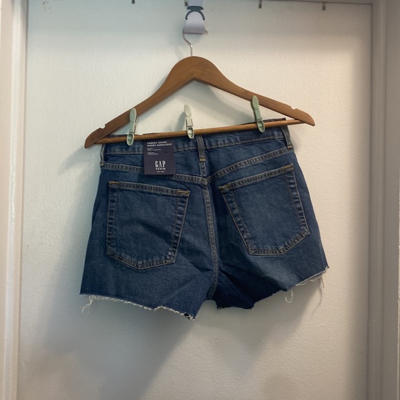 GAP Cheeky Short High Rise Jean Shorts - Picture 3 of 5